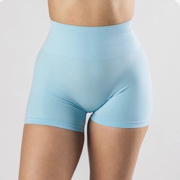 Amplify scrunch butt icy arctic baby blue seamless shorts - Picture 3 of 5